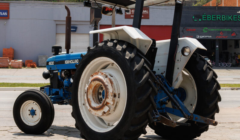 Trator New Holland 4630 – Ano: 1997 – 4 x 2 cheio