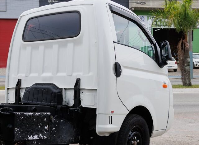 HYUNDAI HR 2.5 TCI HD LONGO SEM CAÇAMBA 4X2 8V 97CV TURBO INTERCOOLER DIESEL 2P MANUAL – 2009 cheio