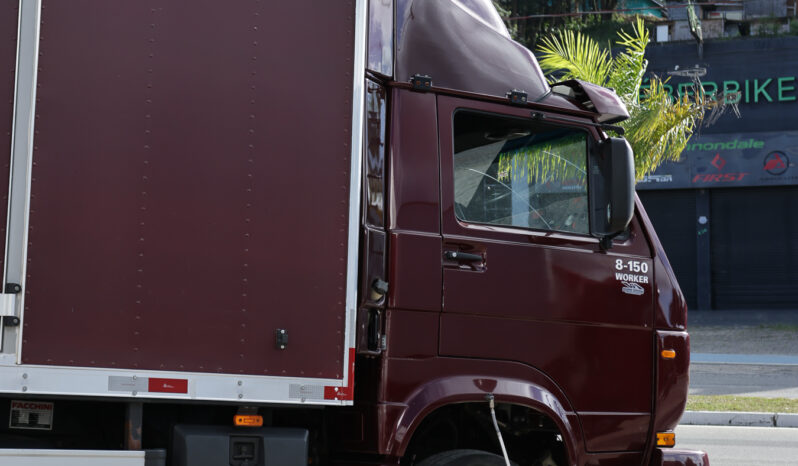 VW 8.150 Trucado – Ano: 2002 – Baú cheio