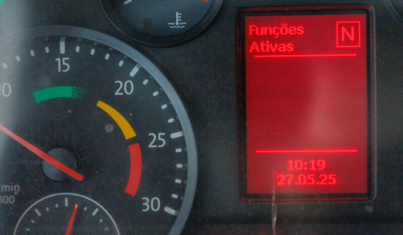 VW 25-390 Constellation Bi-Truck – Ano: 2013 – Carroceria cheio