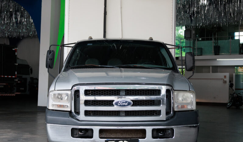 Ford F-350 – Ano: 2017 – Baú cheio