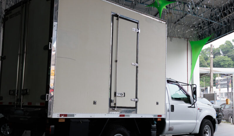 Ford F-350 – Ano: 2017 – Baú cheio