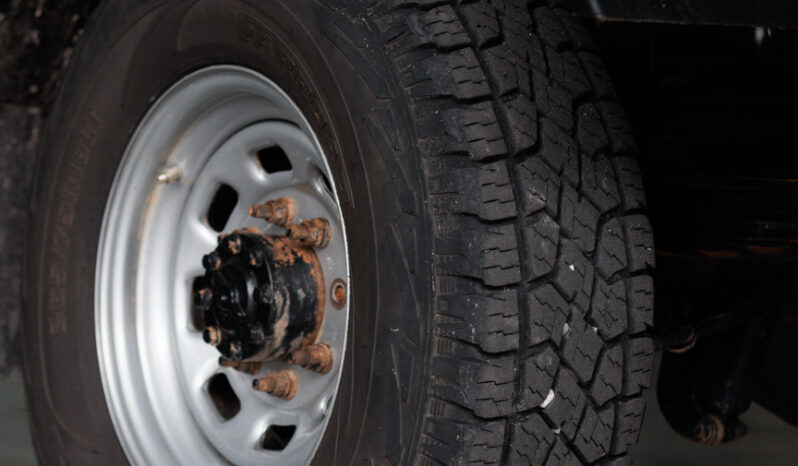 Ford F-350 – Ano: 2017 – Baú cheio