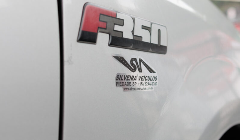 Ford F-350 – Ano: 2017 – Baú cheio