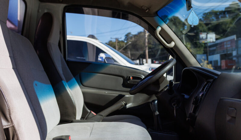 Hyundai HR 2.5 hdb – Ano: 2009 – Carroceria cheio