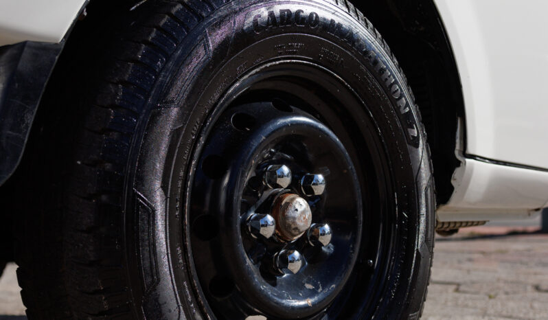 Hyundai HR 2.5 hdb – Ano: 2009 – Carroceria cheio