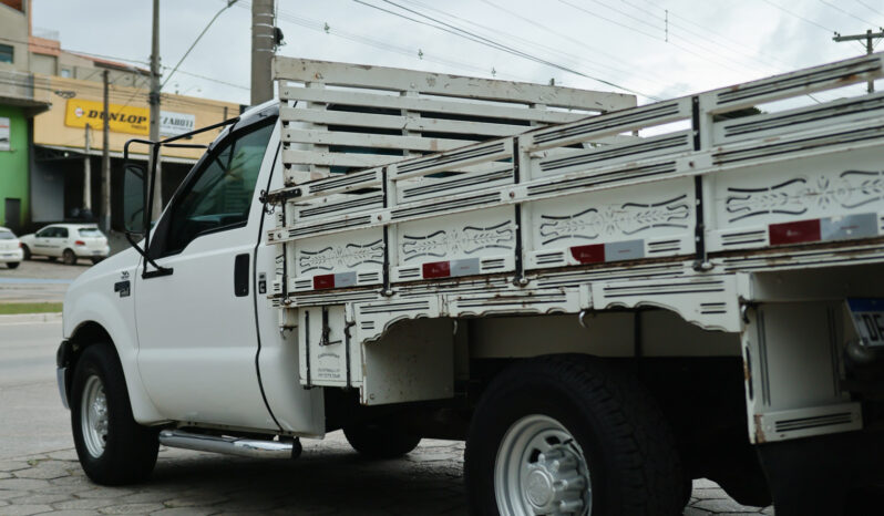 Ford F-350 – Ano: 2011 – Carroceria cheio