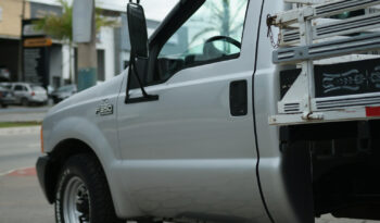 Ford F-350 – Ano: 2002 – Carroceria cheio