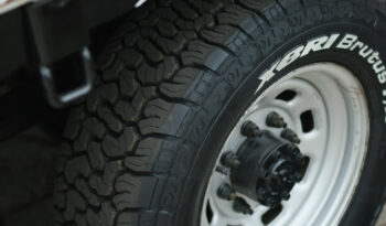 Ford F-350 – Ano: 2002 – Carroceria cheio