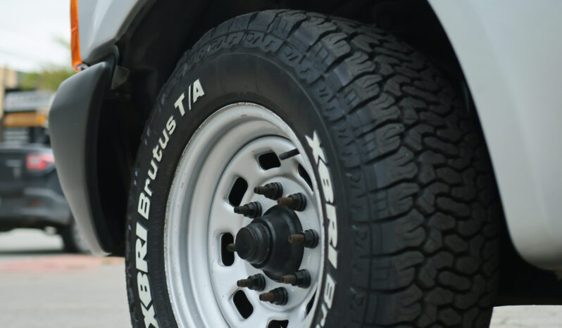 Ford F-350 – Ano: 2002 – Carroceria cheio