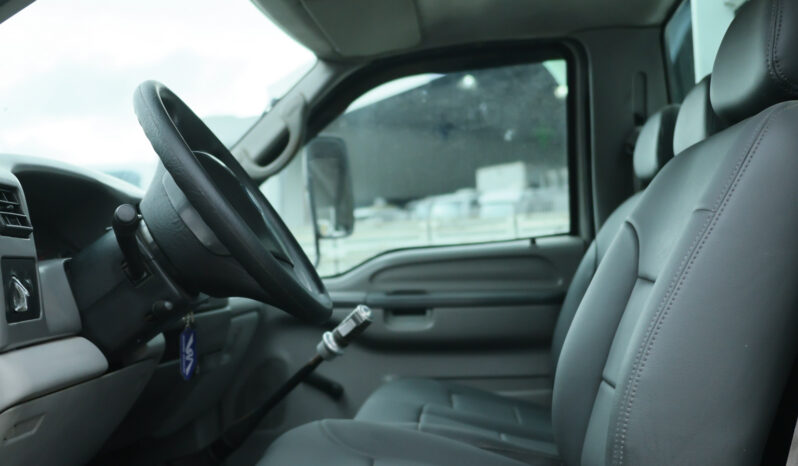 Ford F-350 – Ano: 2002 – Carroceria cheio