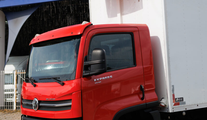 VW Delivery Express – Ano: 2020 – Baú cheio