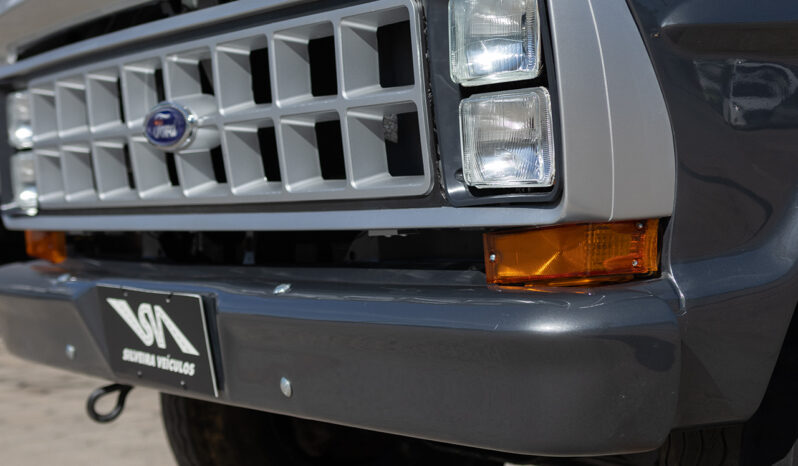 Ford F-4000 – Ano: 1987 – No Chassi cheio