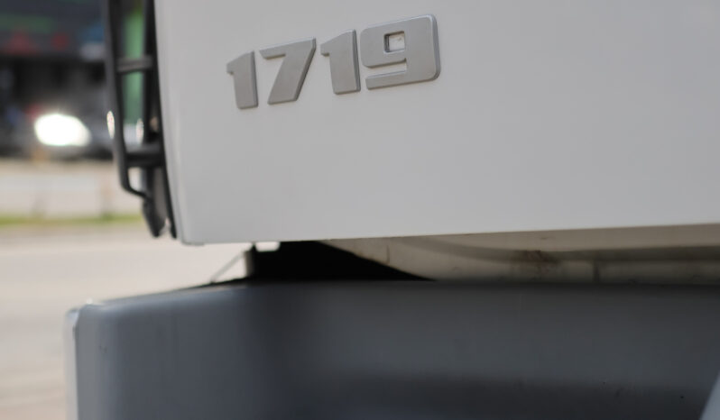 Ford Cargo 1719 – Ano: 2014 – Baú cheio