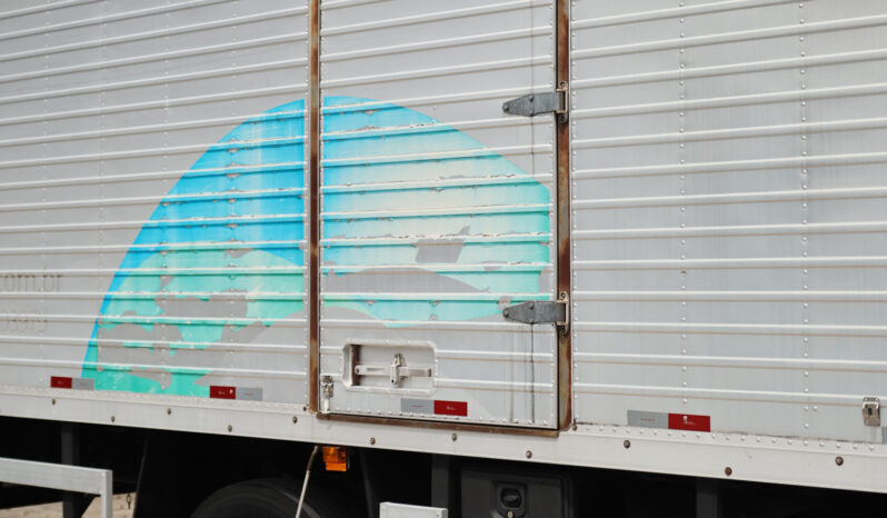 Ford Cargo 1719 – Ano: 2014 – Baú cheio