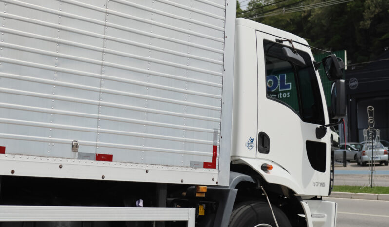 Ford Cargo 1719 – Ano: 2014 – Baú cheio