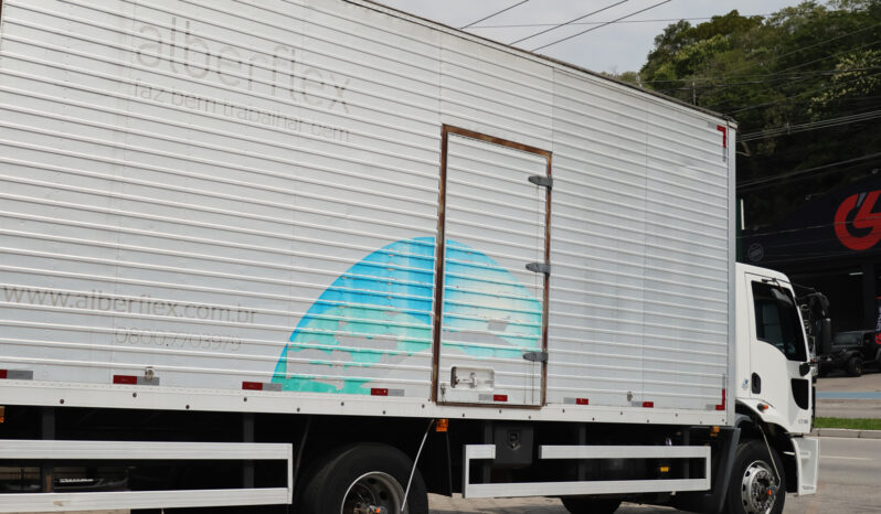 Ford Cargo 1719 – Ano: 2014 – Baú cheio