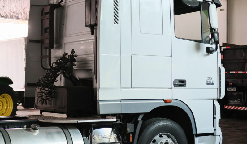 DAF XF 105460 A – Ano: 2018 – 6 x 2 cheio