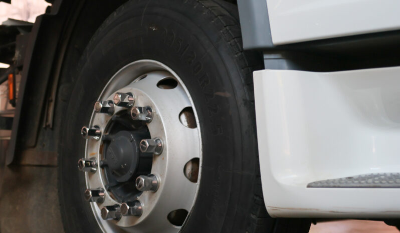 DAF XF 105460 A – Ano: 2018 – 6 x 2 cheio