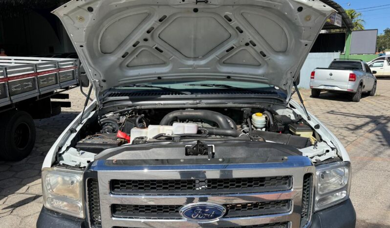 Ford F-350 – Ano: 2011 – Carroceria cheio