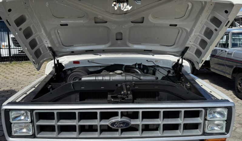 Ford F-4000 – Ano: 1990 – Carroceria cheio