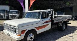 Ford F-4000 – Ano: 1990 – Carroceria