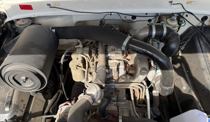 Ford F-4000 – Ano: 1990 – Carroceria cheio