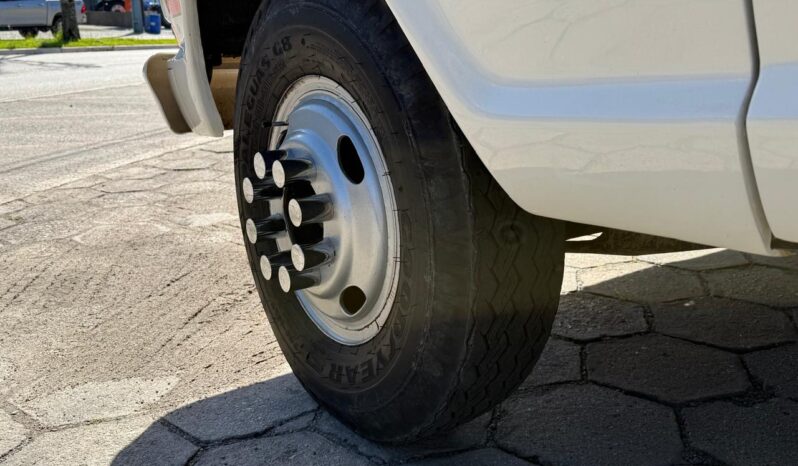 Ford F-4000 – Ano: 1990 – Carroceria cheio