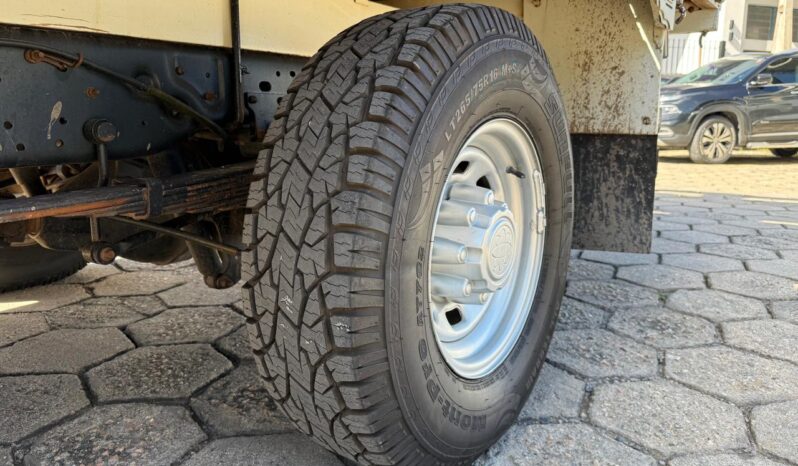 Ford F-350 – Ano: 2011 – Carroceria cheio