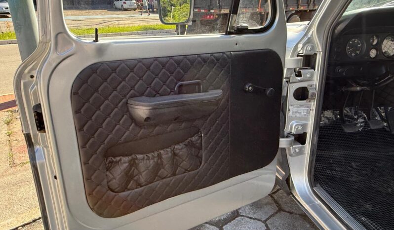 Ford F-4000 – Ano: 1987 – Carroceria cheio