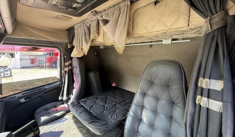 Scania P-310 Bi-truck – Ano: 2014 – Baú Refrigerado cheio