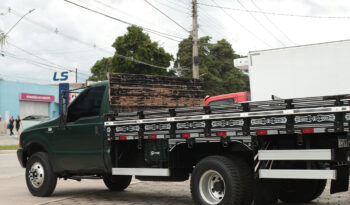 Ford F-4000 – Ano: 2002 – Carroceria cheio