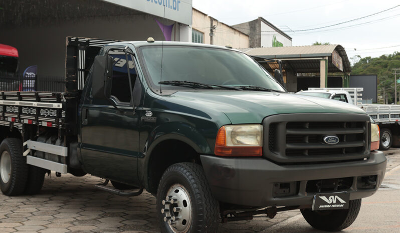 Ford F-4000 – Ano: 2002 – Carroceria cheio