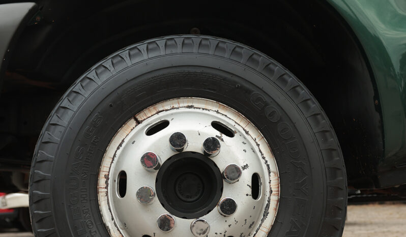 Ford F-4000 – Ano: 2002 – Carroceria cheio