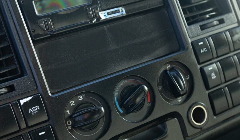 Ford Cargo 816 – Ano: 2015 – Carroceria cheio
