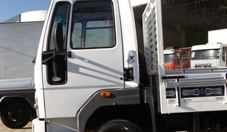 Ford Cargo 816 – Ano: 2015 – Carroceria cheio