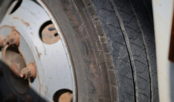 Ford Cargo 712 – Ano: 2011 – Baú cheio