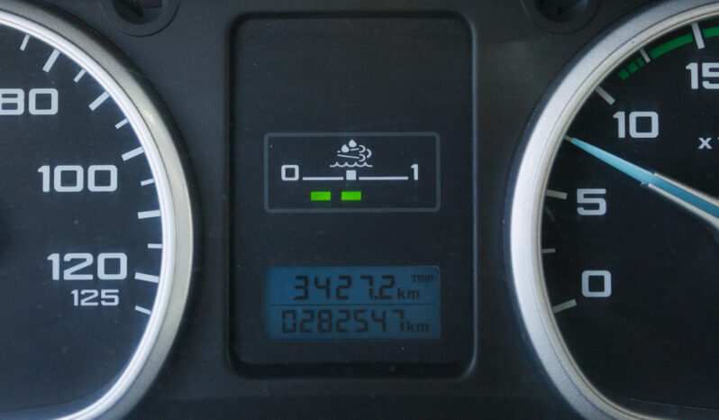 Ford Cargo 816 – Ano: 2015 – Carroceria cheio