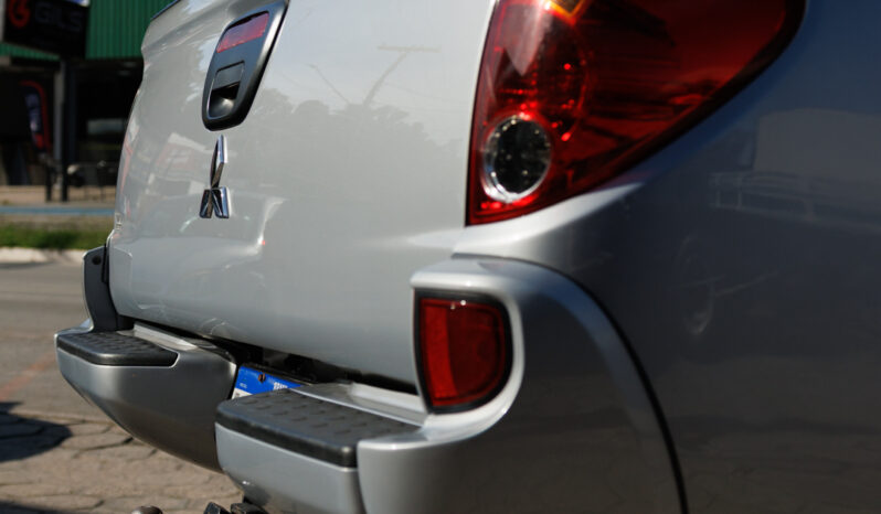Mitsubishi L200 Triton – Ano: 2013 – Diesel cheio