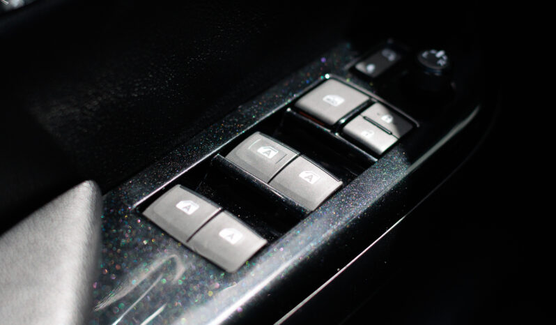 Toyota Hilux SRX – Ano: 2024 – Baixo Km cheio