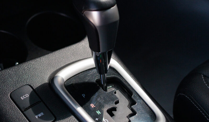 Toyota Hilux SRX – Ano: 2024 – Baixo Km cheio