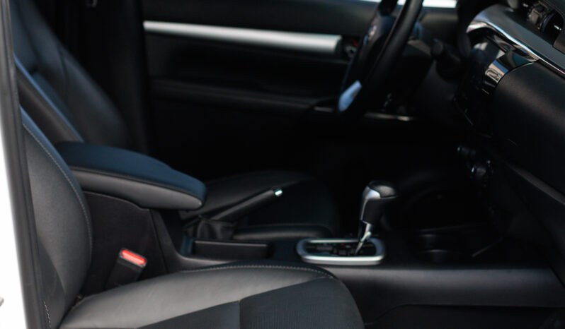 Toyota Hilux SRX – Ano: 2024 – Baixo Km cheio