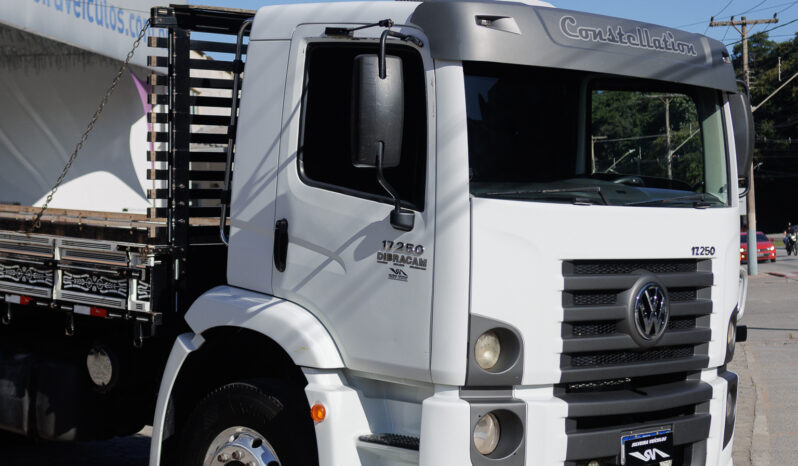 VW 17-250 Constellation – Ano: 2011 – Carroceria cheio