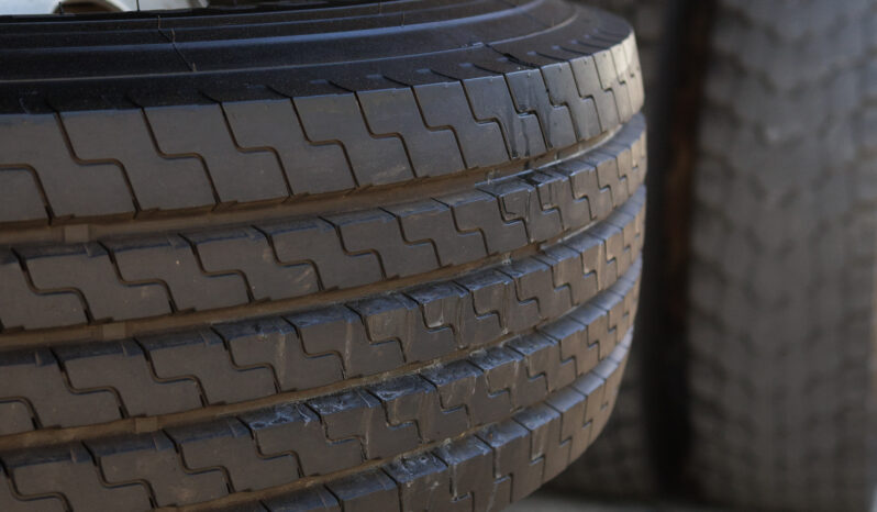 VW 17-250 Constellation – Ano: 2011 – Carroceria cheio