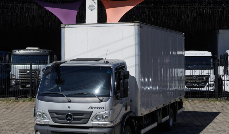 Mercedes-Benz Accelo 817 – Ano: 2023 – Baú cheio