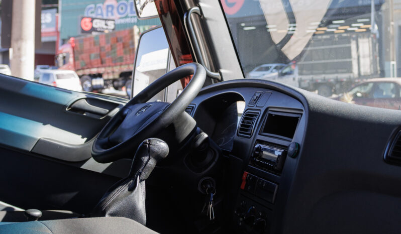 Mercedes-Benz Accelo 817 – Ano: 2023 – Baú cheio