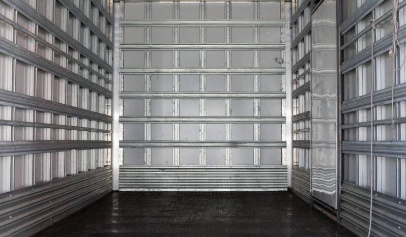 Mercedes-Benz Accelo 817 – Ano: 2023 – Baú cheio