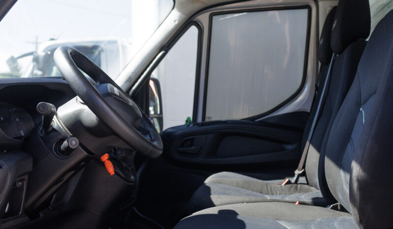 Iveco Daily 35-150 – Ano: 2020 – Baú cheio