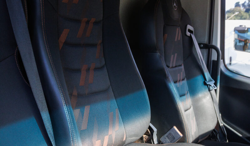 Mercedes-Benz Atego 1719 – Ano: 2019 – Carroceria e Munck cheio