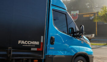 Iveco Daily 35-160 – Ano: 2023 – Baú Sider cheio
